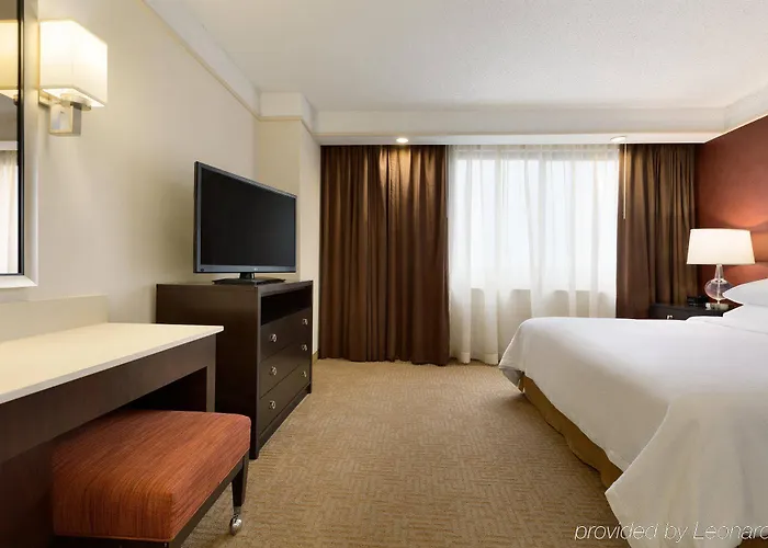 Hotel Embassy By Hilton Chicago North Shore 4*