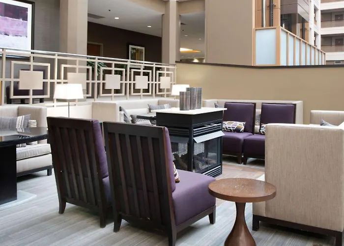 Embassy By Hilton Chicago North Shore 4*