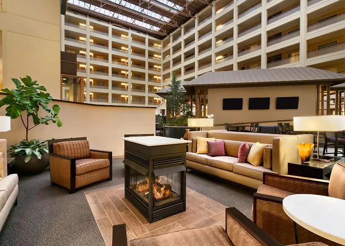 Embassy By Hilton Chicago North Shore Hotel Deerfield