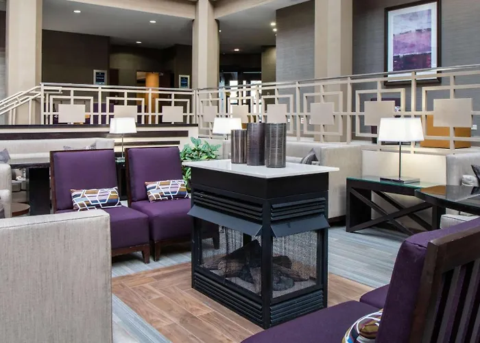Hotel Embassy By Hilton Chicago North Shore Deerfield