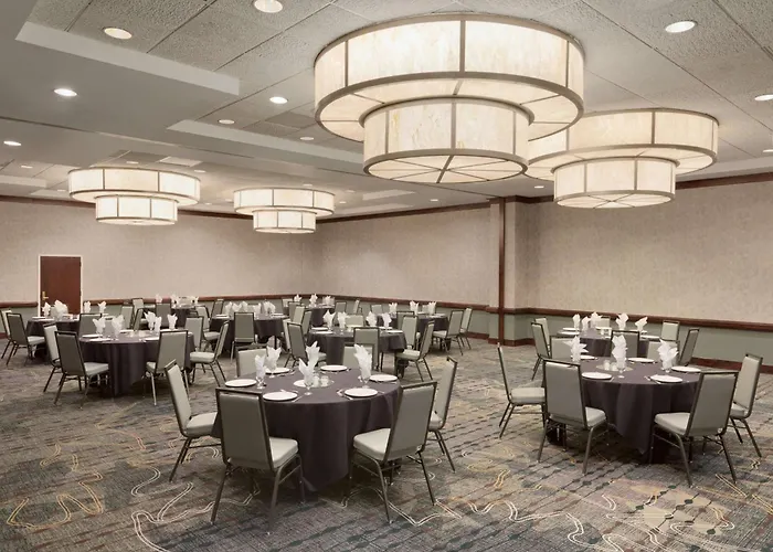 Hotel Embassy By Hilton Chicago North Shore Deerfield