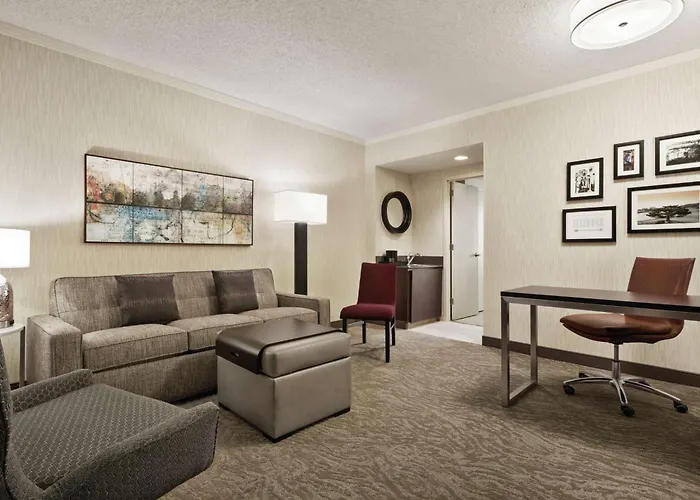 Hotel Embassy By Hilton Chicago North Shore 4*