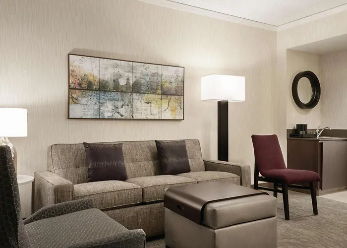 Hotel Embassy By Hilton Chicago North Shore