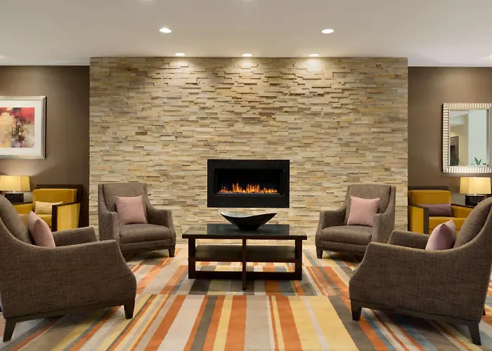 Hotel Embassy By Hilton Chicago North Shore 4*