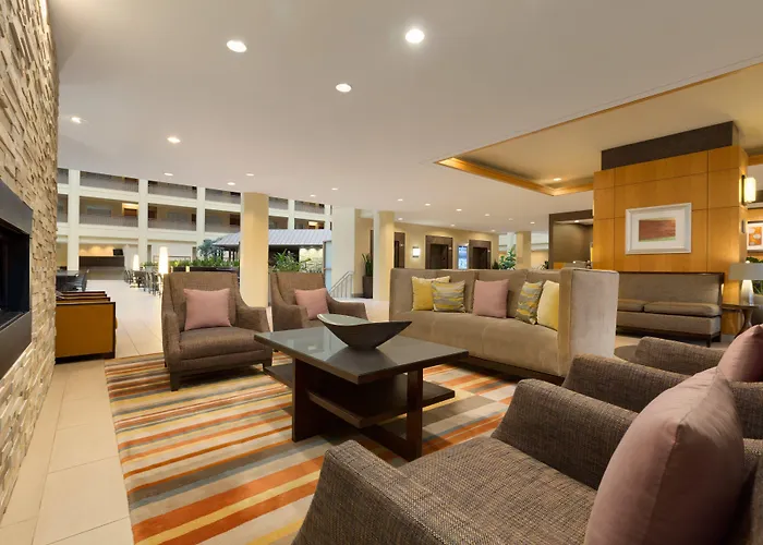 Embassy By Hilton Chicago North Shore Hotel Deerfield
