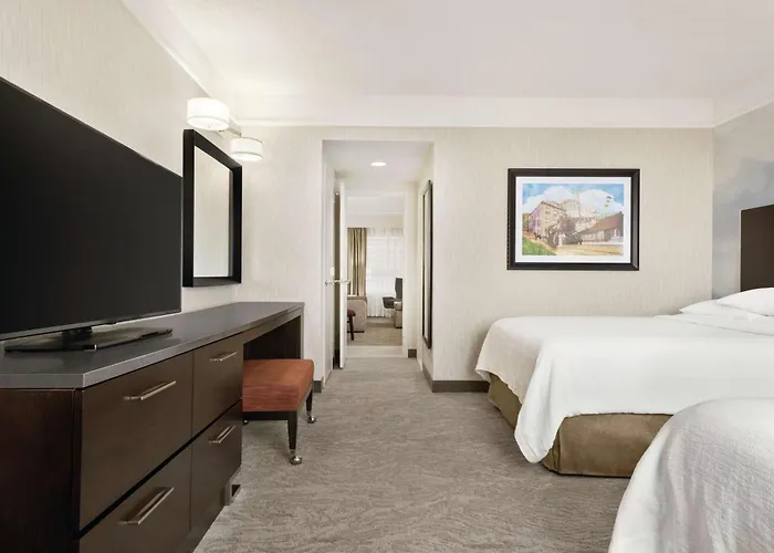 Embassy By Hilton Chicago North Shore Hotel 4*