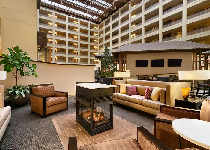 Embassy By Hilton Chicago North Shore Hotel 4*