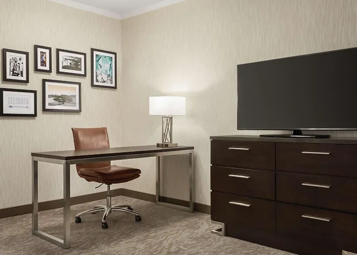 Embassy By Hilton Chicago North Shore Hotel 4*