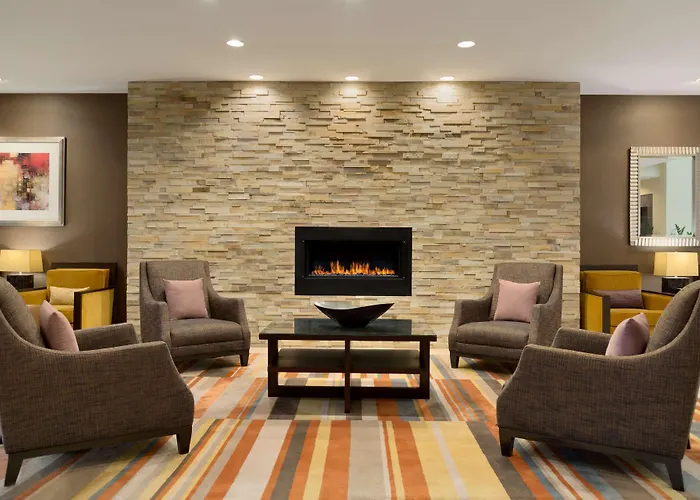 Embassy By Hilton Chicago North Shore 4*