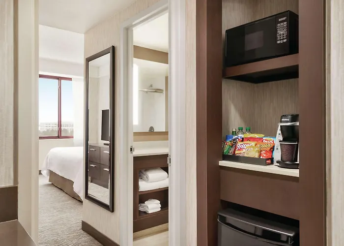 Embassy By Hilton Chicago North Shore