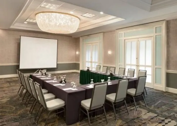 Embassy By Hilton Chicago North Shore