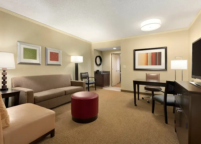Embassy By Hilton Chicago North Shore Hotel 4*